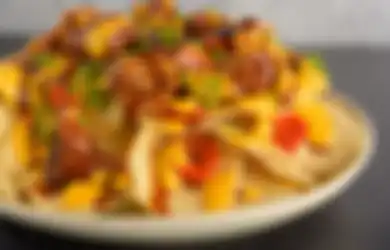 Resep Nachos Topping Saus Keju, Camilan Renyah Buat Marathon Film