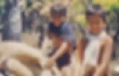 Senyum Kecilnya Imut dengan Kulit Terpanggang Matahari, Bocah Ini Tak Disangka-sangka Buat Indonesia Alami Hari Patah Hati Nasional Saat Dewasa, Hidup Susah Putus Sekolah Sampai Tinggal di Hutan