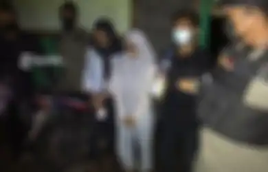 Pamitnya Beli Bakso, Kelakuan 2 Siswi SMP di Sukoharjo Ini Bikin Satpol PP Kaget, Ternyata Bawa Miras Buat Pesta Bareng 7 Teman Laki-lakinya!
