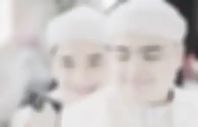 Ameer Azzikra Meninggal Dunia, Alvin Faiz Pilu Bagikan Video Terakhir Cium Kening Jenazah Sang Adik, Terkuak Ini Penyakit yang Renggut Nyawa Sang Dai di Usia Muda