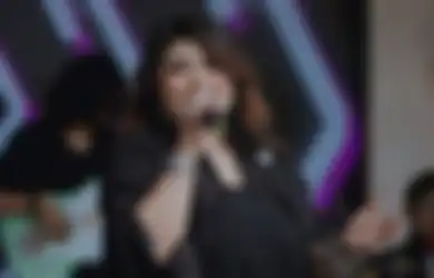 Baju Dibakar hingga Disebut Kafir, Penyanyi Kondang Ini Sempat Dijauhi Keluarga Usai Pindah Keyakinan, Kabarnya Sekarang Sungguh Tak Terduga