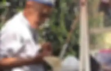 Video Viral di TikTok Kakek 99 Tahun Masih Jualan, Netizen Minta Buka Donasi