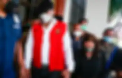 Baru Setengah Tahun Rasakan Udara Bebas, Jerinx Kini Kembali ke Rasakan Dinginnya Jeruji Besi, Nora Alexandra Sedih Tak Karuan Antar Sang Suami Hadapi Hukum