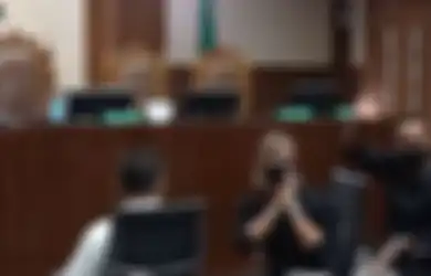 Nia Ramadhani dan Ardi Bakrie Hadiri Sidang Lanjutan di PN Jakarta Pusat, Majelis Hakim Cecar Saksi: yang Bisa Direhab Ada Berapa Kategori?