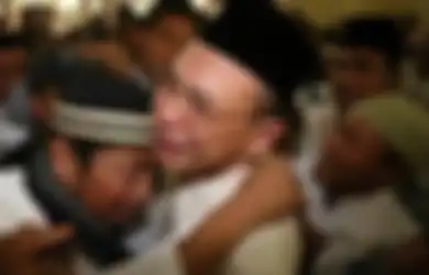 Foto Terkini Haji Lulung Bikin Eko Patrio Mohon Doa, Suami Viona Rosalina: Dia Hanya Berbisik