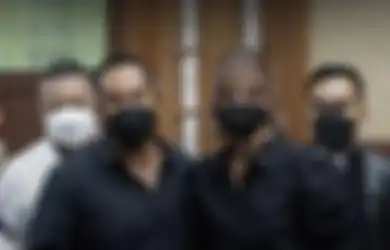 Disindir Majelis Hakim, Wajah Nia Ramadhani dalam Sidang Tampak Berbeda, Dulu Foto Istri Ardi Bakrie Sebelum Ditangkap Viral