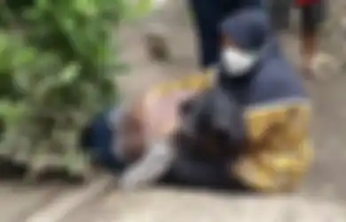 Foto Jasad Novia Widyasari Dipeluk Ibunda di Sisi Makam Ayahnya Viral, Mahasiswi Mojokerto yang Nekat Tenggak Sianida Sempat Istighfar
