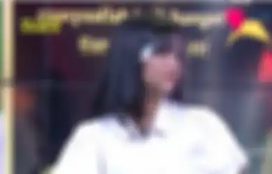 Didandani Ria Ricis Jadi Lebih Tertutup, Fuji Tampil Berbeda dalam Balutan Hijab, Adik Ipar Vanessa Angel: Speechless Pakai Baju Ini
