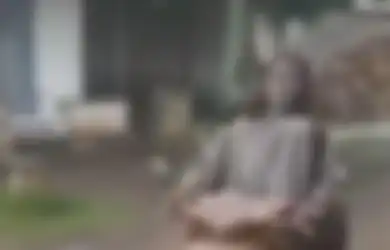 Viral Ibu Selamatkan Anaknya dari Erupsi Gunung Semeru, Tak Peduli Wajah Penuh Abu yang Penting Buah Hati Nomor Satu!