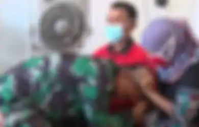 Foto Anggota TNI Bersimpuh di Pangkuan Ibu Mertua Dikomentari Anggota DPR, Istri Prajurit Belum Puas Hasil Mediasi dengan Suaminya