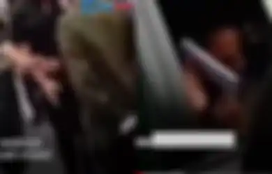 Detik-detik Jokowi Dilempari Kertas oleh Seorang Kakek Saat Tinjau Lokasi Bencana Gunung Semeru, sang Presiden Kaget Paspampres Kecolongan