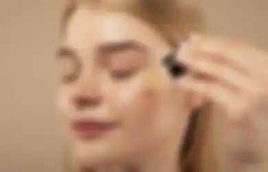 Pemilik Jenis Kulit Berminyak Wajib Tahu! Hindari 5 Kesalahan Ini Saat Mengaplikasikan Face Oil Pada Wajah Demi Peroleh Kulit Glowing