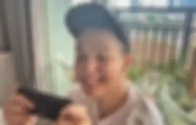 Gayanya Sarkas Tapi Sopan, Komika Ernest Prakasa Sentil Aturan Pemerintah yang Tak Mewajibkan Pejabat Publik Lakukan Karantina, Sindir Siapa?
