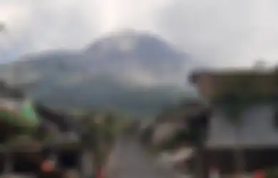 Kembali Keluarkan Awan Panas Guguran, Gunung Merapi Ternyata Punya 'Sistem Kepercayaan Paripurna', Termasuk 9 Makhluk Halus yang Menungguinya Ini