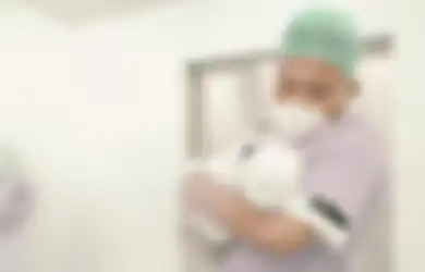 Nathalie Holscher Lahirkan Anak Laki-laki, Sule Terkejut Wajah Babby Adzam Malah Mirip Sosok Ini: Kok Kayak...