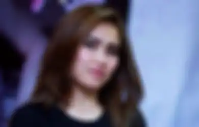 Seorang Kru TV Bongkar Penyebab Batalnya Pernikahan Ayu Ting Ting dan Adit Jayusman, sang Biduan Geram: Gue Emosi nih!