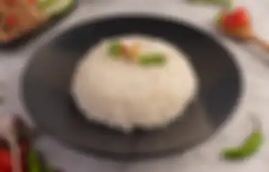 Masak Nasi dengan Cara Tak Biasa, Pemilik Warteg Ungkap Alasan Pakai Air Mendidih Saat Mengolahnya