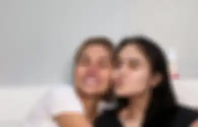 Kenapa Kamu Tinggalin Aku, Nikita Mirzani Histeris Ratapi Kepergian Adik Perempuan, Foto Terakhir di Profil WA Bikin Syok