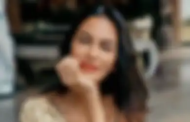 Sampai Dikatai Murahan, Sophia Latjuba Panen Sindiran Pedas Usai Pamer Foto Ciuman Bareng Aktor Ini: Please deh Jaga Sikap!