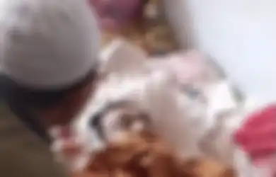 Innalillahi, Foto Jenazah Pedangdut Legendaris Terbujur di Kasur Sederhana Bikin Nyesek, Umi Elvy Sukaesih Berbela Sungkawa