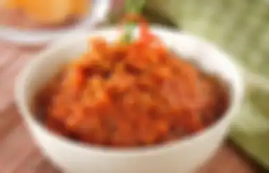 Bahaya Banget! Bikin Sambal Terasi dengan Cara Ini Justru Bikin Sekeluarga Terancam Masuk Rumah Sakit