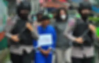 Berdalih Khilaf, Pegawai Rumah Sakit Nekat Lakukan Aksi Bejat Begal Payudara Karyawati di Gang Sempit, Pelaku Tertunduk Malu Saat Diarak Aparat Kepolisian