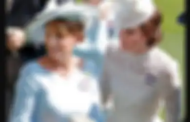 Sweet! Fashion Senada Kate Middleton dan Mama, Carole Middleton