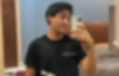 Unggah Video Kakak Laki-lakinya Lempar Benda ke Saudara Perempuannya, Aron Ashab Ngaku Sering Dipukuli Kakak Kandungnya Selama 15 Tahun: Kalau Cuma Ngomong Gak Bakalan Dipercaya