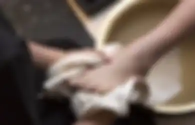 'Sudah Tak Usah Nikah', Mempelai Pria Dipermalukan Keluarga Calon Istri, Ternyata Gegara Tak Mampu Minum Satu Baskom Air Cucian Kaki Mempelai Wanita!