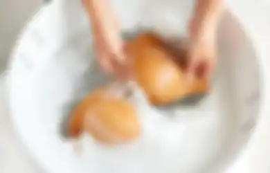 Biar Lebih Awet, 4 Tips dan Cara Mencuci Bra Ini Bisa Kita Terapkan!