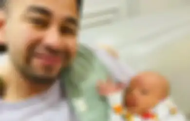 Pamer Foto Bareng Rayyanza Berlatar Pembangunan Rumah Megahnya, Penampakan Istana Baru Raffi Ahmad Bikin Salfok Netizen