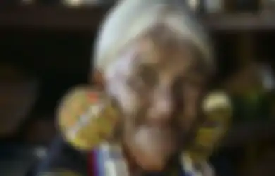 Legenda Tato Wajah Wanita Suku Chin di Myanmar untuk Kelabui Kecantikan Agar Tak Mudah Diculik, Kini Tinggal Generasi Terakhir Ini yang Memilikinya, Keberadaan Mereka Bakal Tercatat di Buku Sejarah