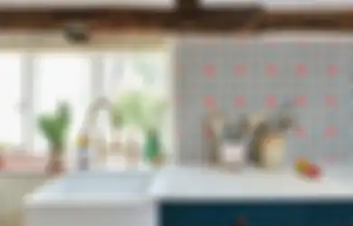 Buat Dinding Rumah Berbeda di Tahun yang Baru Tanpa Harus Mengecat, Tilik Aplikasi Tegel Kunci!