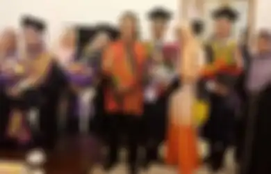 Beda Usianya hanya 1 Bulan hingga Dikira Pacaran, 4 Bersaudara Ini Kuliah hingga Wisuda Bareng, Terungkap Kisah Menarik Dibaliknya 