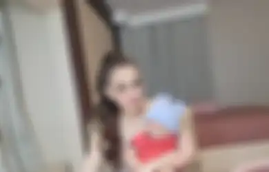 Ikuti Jejak Ivan Gunawan, Celine Evangelista Adopsi Boneka Arwah dan Perlakukan 'Bayi' Miliknya Selayaknya Manusia : Gantiin Baju