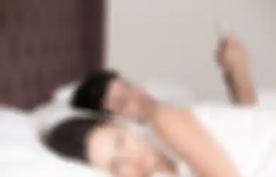 Bikin Geleng-geleng Kepala, Kerap Tidur Bersama Kakak Laki-lakinya, Wanita Ini Dituduh Selingkuh oleh Pacar karena Dianggap Lakukan Hal Mengejutkan Ini di Atas Kasur!