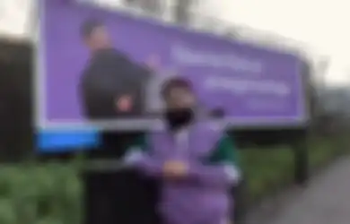 Nggak Mau Dijodohin, Cowok Ini Nekat Sewa Reklame buat Nyari Pasangan Hidupnya