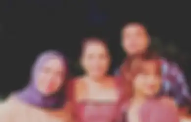 Foto Fuji Rangkul Mayang Bikin Heboh, Komentar Melly Goeslaw Diserbu Netizen
