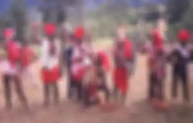 Diasingkan dari Keluarga dan Masyarakat Karena Dianggap Darah Menstruasi Tidak Baik Bagi Lingkungan Adat, Inilah Ritual yang Harus Dijalani oleh Gadis Suku Noaulu yang Masuki Masa Akil Balig