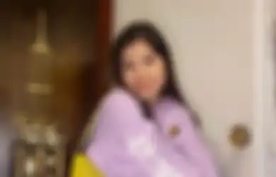 4 Ide Tampil Manis dengan Outfit Warna Pastel ala Michelle Aruan