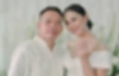 Akui Sudah Cerai dari Vicky Prasetyo, Kalina Ocktaranny Mesra Suap-suapan dengan Artis Pria Ini: Diliatin Sama Brondong