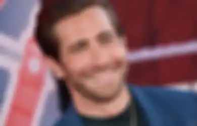 Jake Gyllenhaal Balik Sindir Taylor Swift di Foto Pemotretannya!