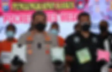 Foto Kapolrestabes Medan Pamer Tangkapan Narkoba Disorot, Anak Buahnya Bongkar Aib Bos Polisi: Beli Hadiah Pakai Uang Suap