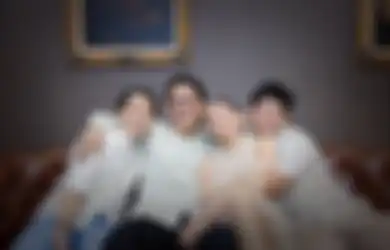 Foto Yuni Shara Mesra dengan Mantan Suami Curi Perhatian, Kakak Krisdayanti Bongkar Rahasia di Tempat Tidur: Nggak Ribet!