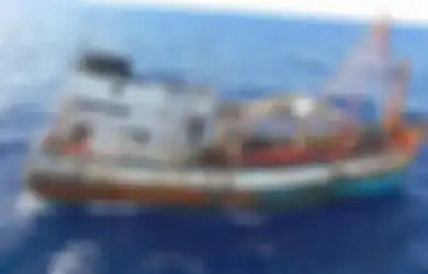 Nyolong Ikan di Perairan Indonesia, Kapal Berbendera Malaysia Dikejar Kapal Pengawas Hiu 08 Milik KKP, Tembakan Peringatan Mewarani Penangkapan, Begini Akhirnya