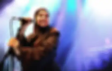 Jadi Mualaf, Penyanyi Jadul Ini Lepas Hijab Usai Sang Anak Bunuh Diri, Foto Terkininya Jadi Kontroversi