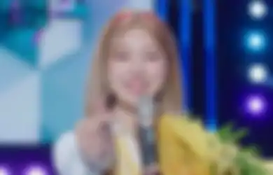 Tertekan dan Sibuk Jadi Idol, Cewek Ini Punya Hobi Tukang Nguping!