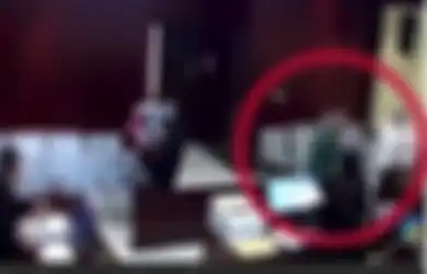 Heboh Orang Tua Sibuk Adu Mulut Ngotot Cerai, Bocah Ini Nangis Jejeritan Melihat Ayah Ibunya Bertengkar, yang Terjadi Selanjutnya Menyayat Hati
