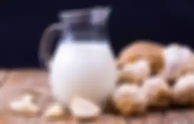 Sudah Coba Minum Susu Campur Bawang Putih? Punya 10 Manfaat Ini Lho!