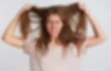 Bikin Tetangga Iri, Wanita Ini Ternyata Berhasil Atasi Ketombe Cuma dengan Cuka Apel, Gak Perlu Lagi Perawatan ke Salon Mahal